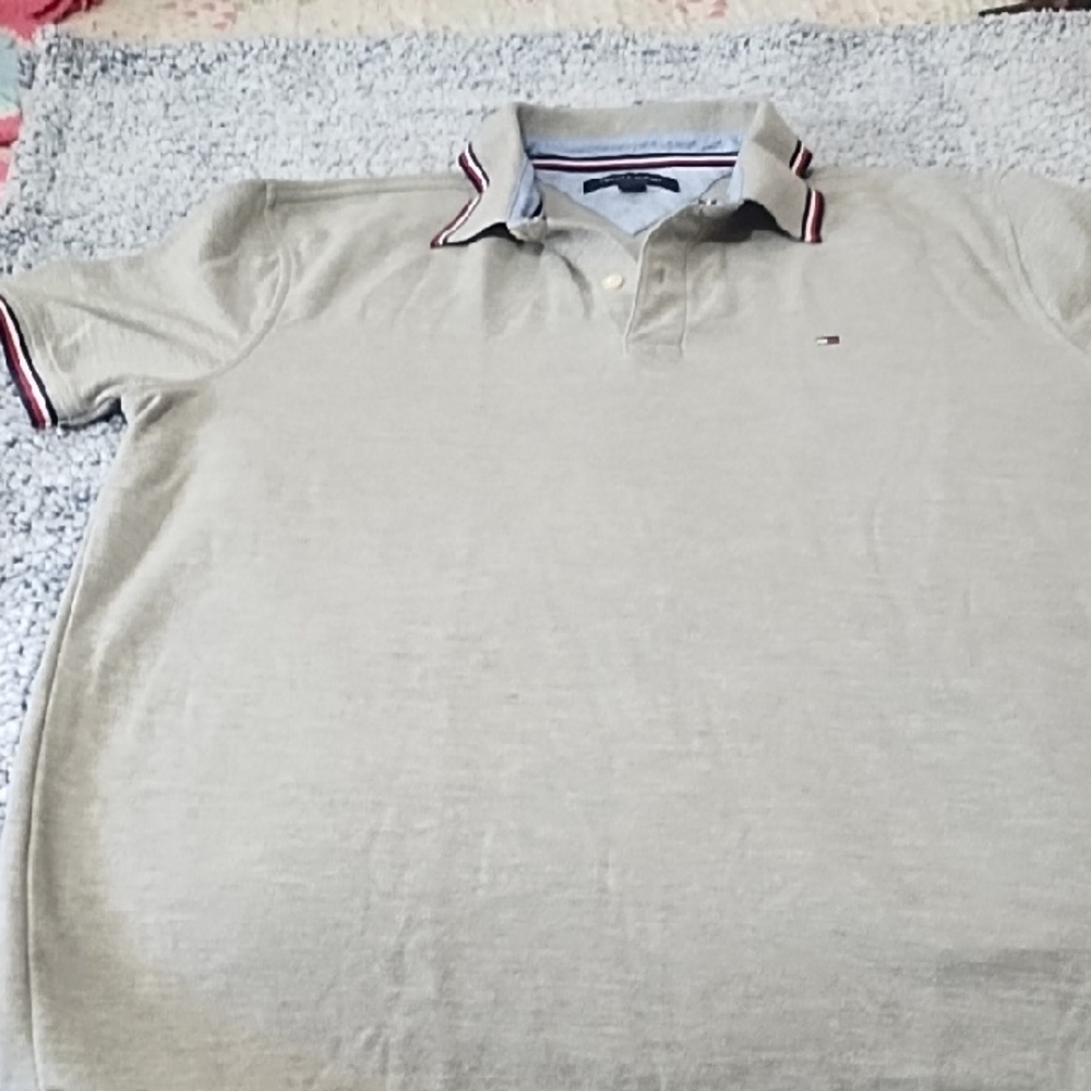 Tommy Hilfiger Men's Beige Polo Shirt with Striped Collar